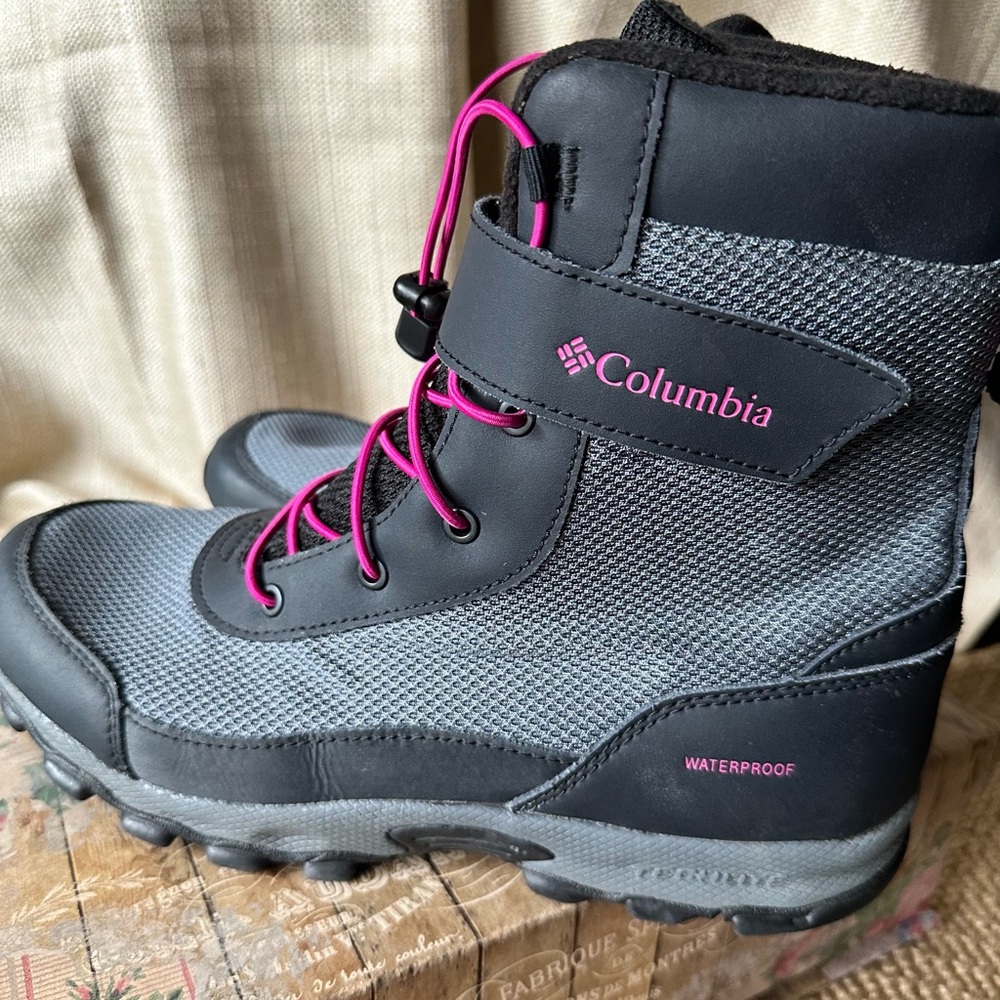 Columbia Unisex-Child Hyper-Boreal Omni-Heat Waterproof Hiking Shoe - Picture 3 of 8